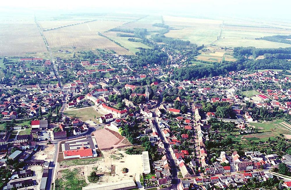 Aerial photograph Hecklingen / Sachsen-Anhalt - Hecklingen / Sachsen-Anhalt Stadtansicht von Hecklingen mit Blick auf die Klosterkirche (zentral); Hecklingen liegt westlich von Stassfurt