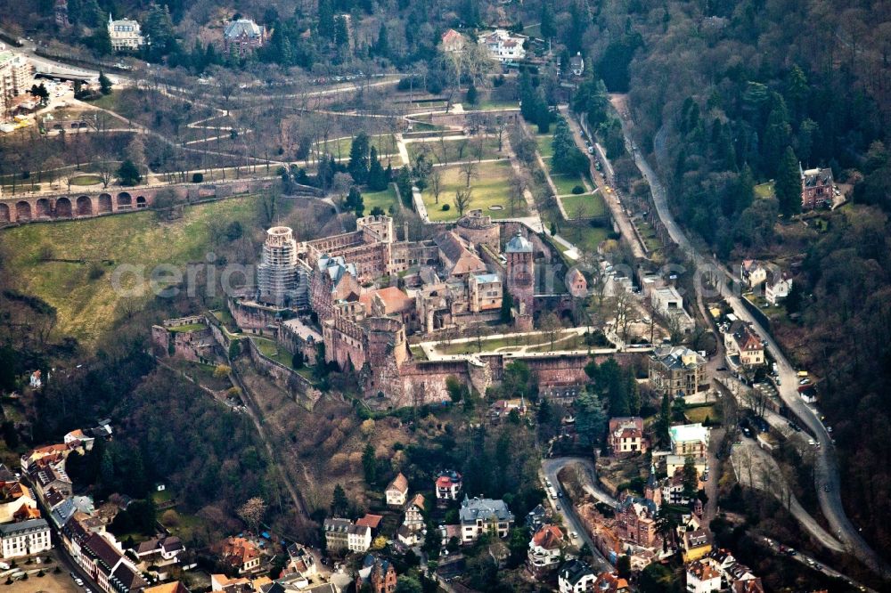 Aerial photograph Heidelberg - Building complex and the park of the castle Heidelberger Schloss in Heidelberg in the state Baden-Wuerttemberg