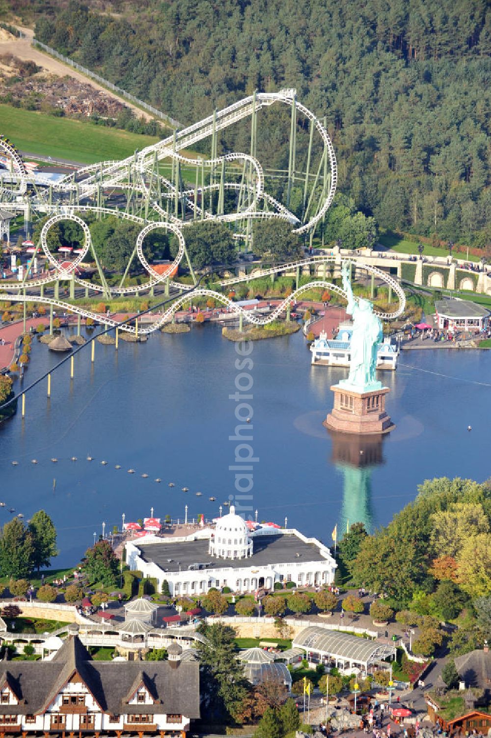 Soltau from above - Der Heide-Park bei Soltau in Niedersachsen ist einer der größten deutschen Freizeitparks. Zu sehen sind die zwei Achterbahnen Big Loop und Limit, sowie die Freiheitsstatue, die etwa 1 Drittel so groß ist wie das Original. The Heide-Park in Soltau, Lower Saxony, is one of the biggest fun parks in Germany. There are the two roller coasters Limit and Big Loop and also the Statue of Liberty, which is one third of the original.