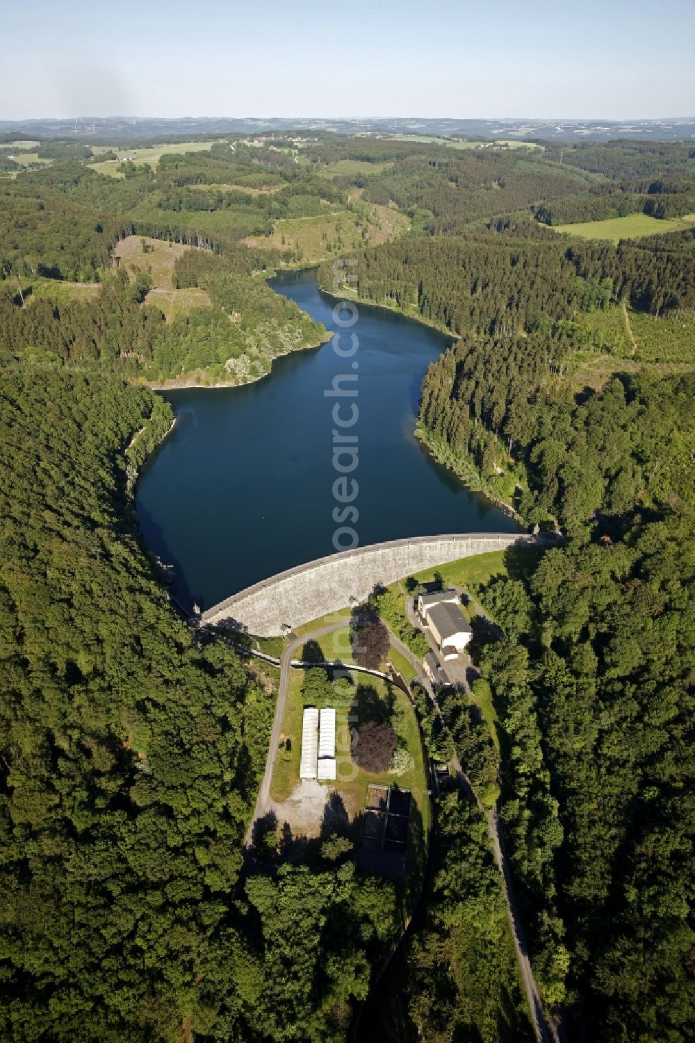 Aerial photograph Ennepetal - Dam and reservoir on the hydroelectric plant at the dam Ennepetal in the state of North Rhine-Westphalia