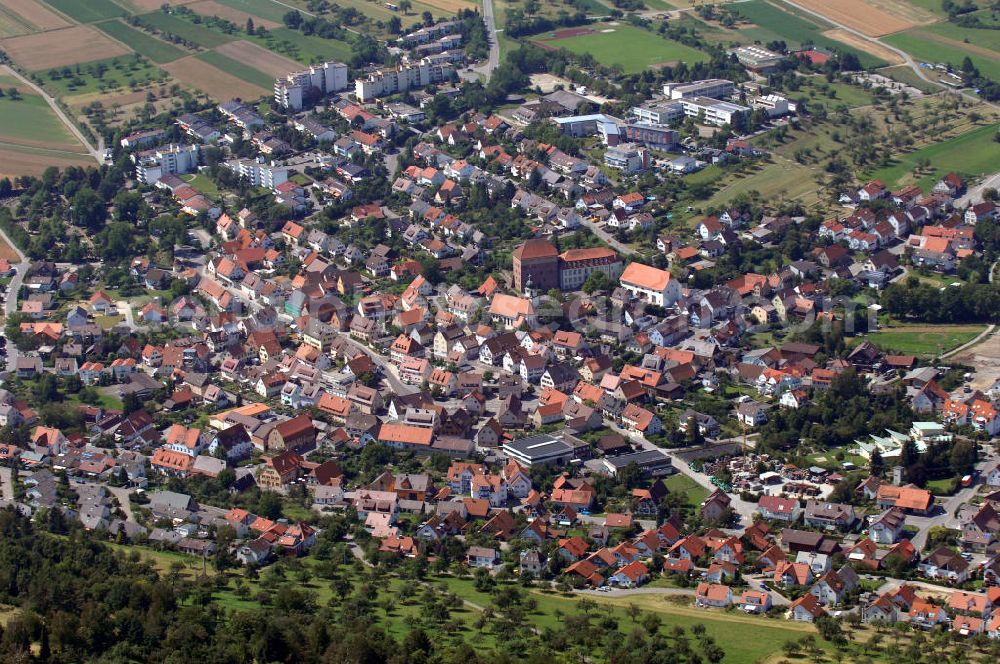 Heimsheim from above - Blick auf Heimsheim mit Kirche, Graevenitz´sches Schloss und Schleglerkasten. Die Erbauung des Schleglerkasten fällt in die Zeit um 1415. Man ließ es 1729/30 von einem italienischen Baumeister auf den Resten einer alten Burg errichten.