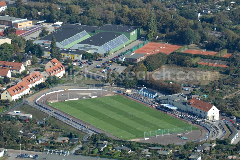 Aerial image Magdeburg - Blick auf das Heinrich-Germer-Stadion im Stadtteil Sudenburg. Das Stadion an der Salzmannstraße wurde 1920 erbaut und hat eine Kapazität von 4990 Plätzen. Nutzende Verein sind der Magdeburger FFC, der MSV 90 Preussen und das American Football-Team Magdeburg Virgin Guards. Kontakt: Salzmannstraße 34, 39112 Magdeburg, Tel. +49(0)391 6224123