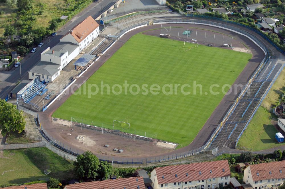 Magdeburg from above - Blick auf das Heinrich-Germer-Stadion im Stadtteil Sudenburg. Das Stadion an der Salzmannstraße wurde 1920 erbaut und hat eine Kapazität von 4990 Plätzen. Nutzende Verein sind der Magdeburger FFC, der MSV 90 Preussen und das American Football-Team Magdeburg Virgin Guards. Kontakt: Salzmannstraße 34, 39112 Magdeburg, Tel. +49(0)391 6224123, Platzvergabe: Tel. +49(0)391 5403830