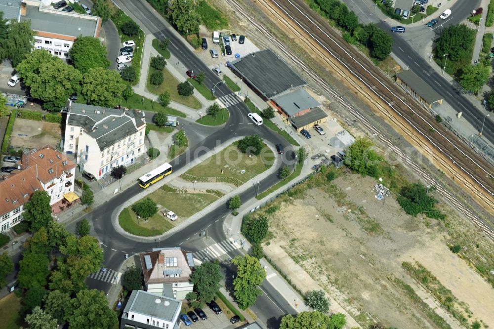 Aerial image Berlin - Ensemble space Heinrich-Grueber-Platz on city train- station Kaulsdorf in Berlin