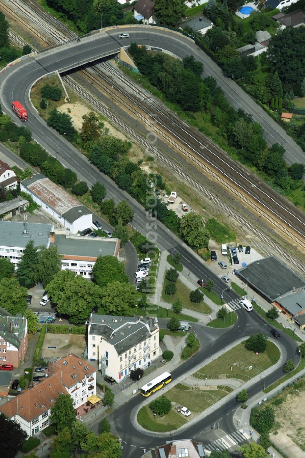 Aerial photograph Berlin - Ensemble space Heinrich-Grueber-Platz on city train- station Kaulsdorf in Berlin