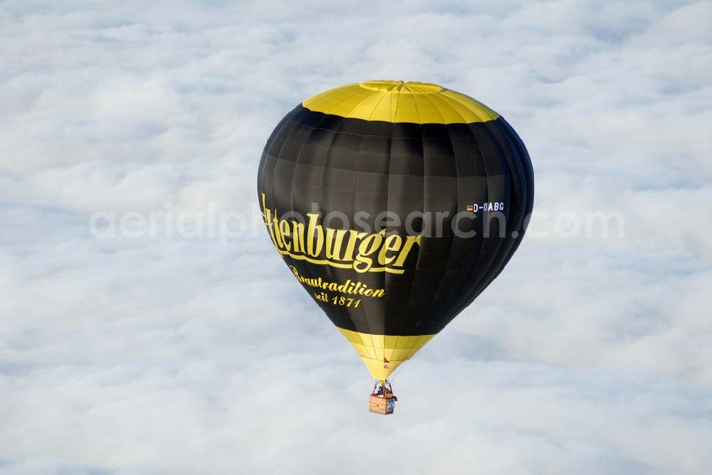 Aerial image Oelsnitz / Vogtland - Heissluftballon mit Altenburger- Werbung D-OABG über einer Hochnebelschicht in 6000 ft Höhe südlich von Oelsnitz.