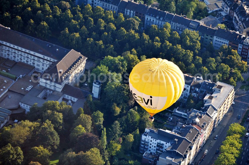 Aerial photograph Aachen - Ein Heißluftballon, des AC-Ballonteams über der Stadt Aachen in Nordrhein-Westfalen. A hot-air balloon of AC-Ballonteam over the town / city Aachen in North Rhine-Westphalia.