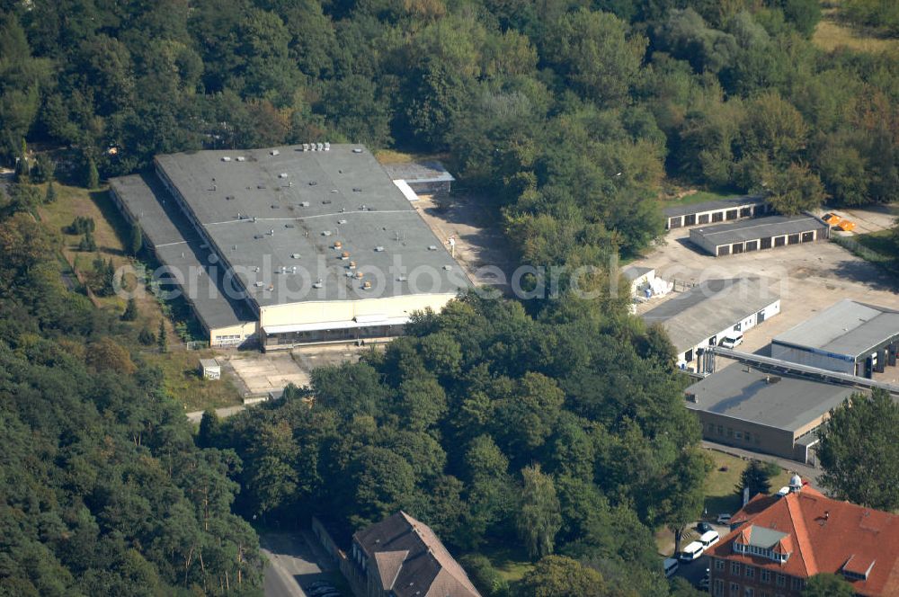 Berlin from the bird's eye view: Blick auf das Heizkraftwerk in Berlin-Buch. Das 1974 erstmals in Betrieb genommene kleinste Berliner Kraftwerk läuft nach dem Prinzip der Kraft-Wärme-Kopplung und wird durch die Vattenfall AG betrieben.