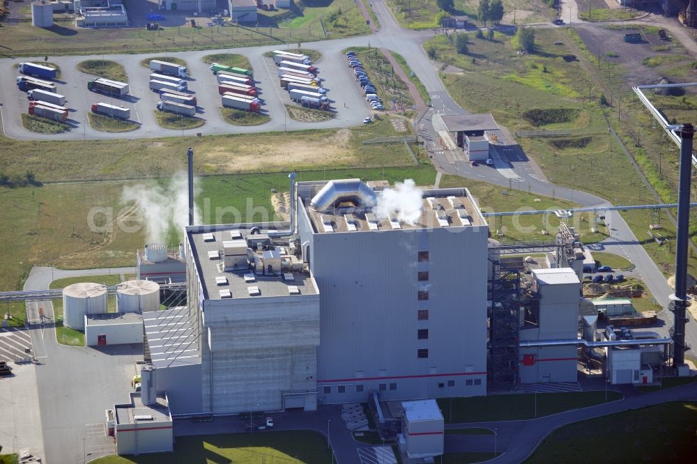 Eisenhüttenstadt from the bird's eye view: View at the heating plant of EnBW Energie Baden-Württemberg AG on the factory site for corrugated base paper Propapier PM2 GmbH plant in Eisenhüttenstadt in Brandenburg. The heating plant supplies only the paper factory with electricity, steam and heat