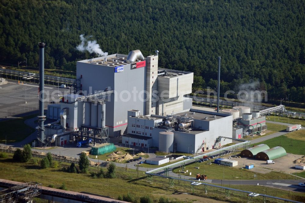 Aerial image Eisenhüttenstadt - View at the heating plant of EnBW Energie Baden-Württemberg AG on the factory site for corrugated base paper Propapier PM2 GmbH plant in Eisenhüttenstadt in Brandenburg. The heating plant supplies only the paper factory with electricity, steam and heat