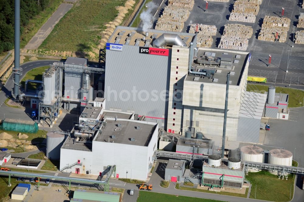 Aerial image Eisenhüttenstadt - View at the heating plant of EnBW Energie Baden-Württemberg AG on the factory site for corrugated base paper Propapier PM2 GmbH plant in Eisenhüttenstadt in Brandenburg. The heating plant supplies only the paper factory with electricity, steam and heat