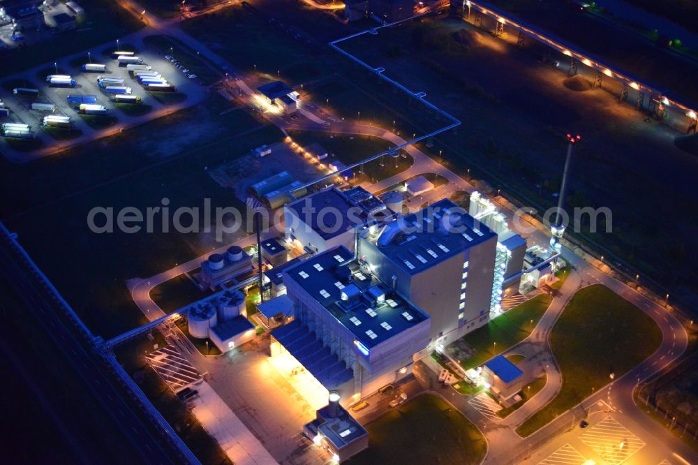 Aerial photograph Eisenhüttenstadt - View at the heating plant of EnBW Energie Baden-Württemberg AG on the factory site for corrugated base paper Propapier PM2 GmbH plant in Eisenhüttenstadt in Brandenburg. The heating plant supplies only the paper factory with electricity, steam and heat