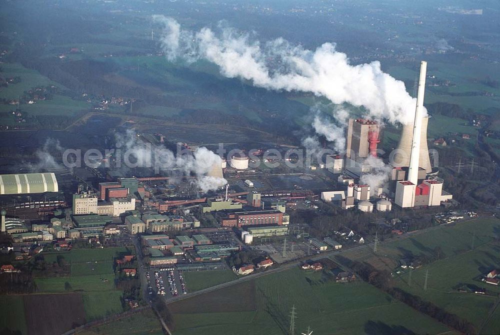 Ibbenbüren from above - 09.12.2004 Ibbenbüren, Heizkraftwerk Ibbenbüren. DSK Anthrazit Ibbenbüren GmbH, Osnabrücker Straße 112, 49477 Ibbenbüren, Geschäftsführung: Wilhelm Baumgärtel, info@dsk-anthrazit-ibbenbueren.de, (0 54 51) 51 - 38 00