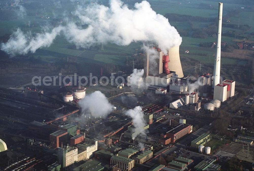 Aerial image Ibbenbüren - 09.12.2004 Ibbenbüren, Heizkraftwerk Ibbenbüren. DSK Anthrazit Ibbenbüren GmbH, Osnabrücker Straße 112, 49477 Ibbenbüren, Geschäftsführung: Wilhelm Baumgärtel, info@dsk-anthrazit-ibbenbueren.de, (0 54 51) 51 - 38 00