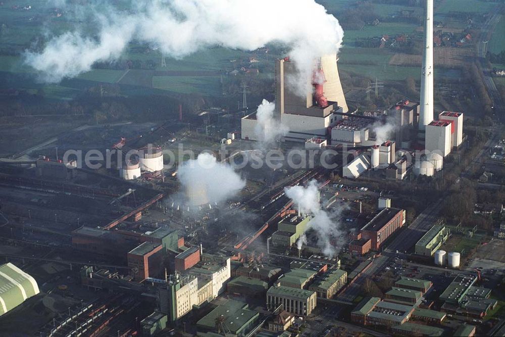 Ibbenbüren from above - 09.12.2004 Ibbenbüren, Heizkraftwerk Ibbenbüren. DSK Anthrazit Ibbenbüren GmbH, Osnabrücker Straße 112, 49477 Ibbenbüren, Geschäftsführung: Wilhelm Baumgärtel, info@dsk-anthrazit-ibbenbueren.de, (0 54 51) 51 - 38 00