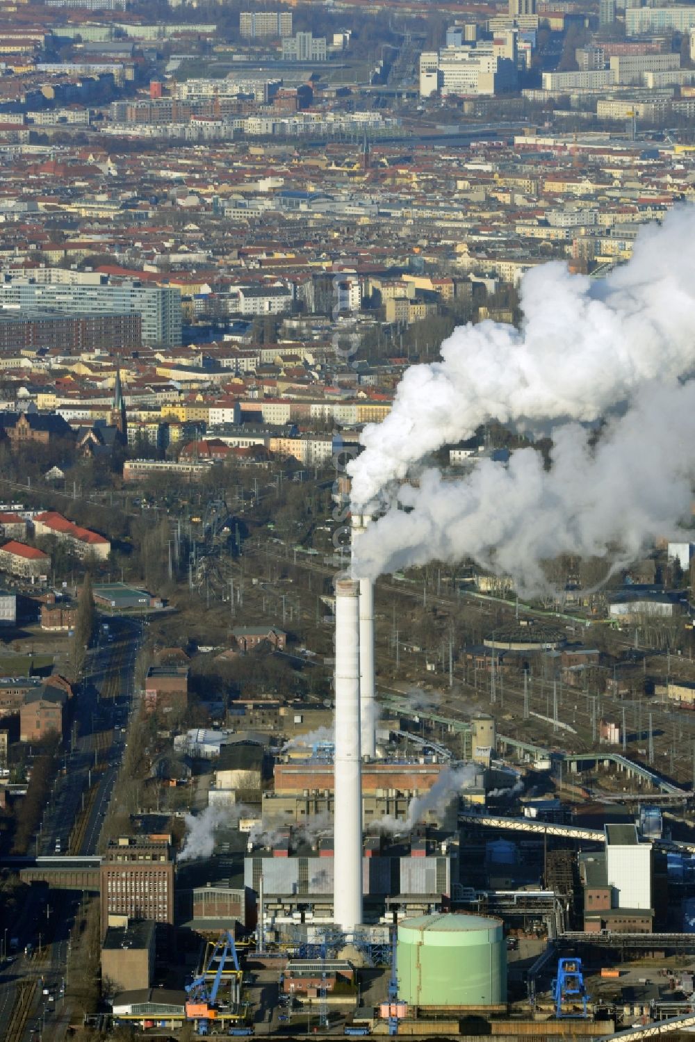 Aerial image Berlin - CHP plant Klingenberg on Köpenicker Chaussee in Berlin-Rummelsburg in winter heating