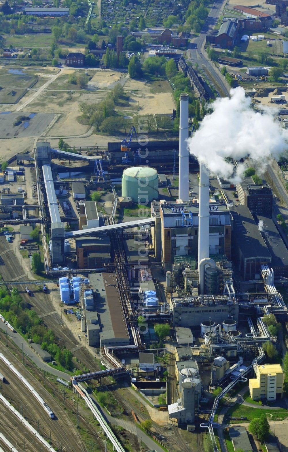 Aerial image Berlin - CHP plant Klingenberg on Koepenicker Chaussee in Berlin-Rummelsburg in winter heating