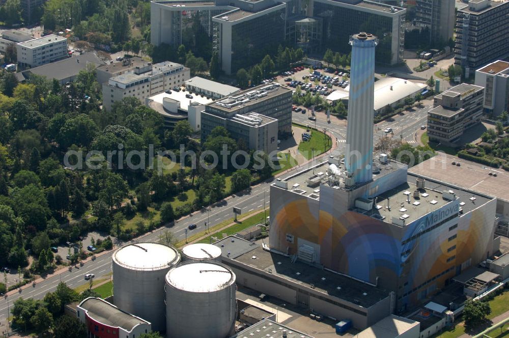 Aerial image Frankfurt am Main - Combined heat and power station Niederrad at the street Lyoner Strasse of the Mainova company in Frankfurt at the Main in Hesse