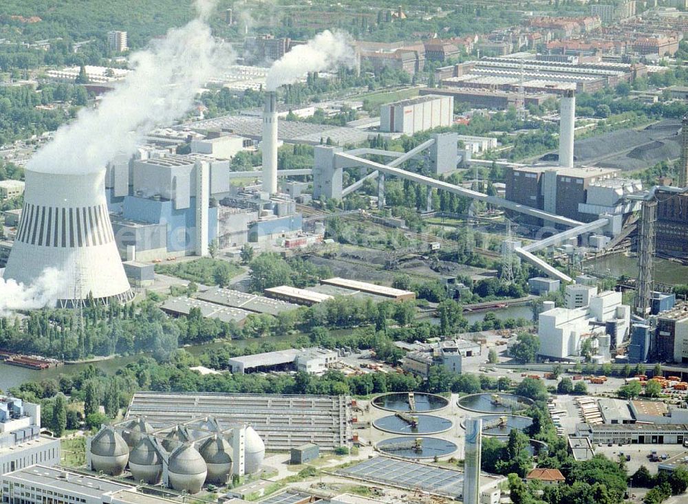 Berlin - Spandau from the bird's eye view: Heizkraftwerk Reuter-West in Berlin-Spandau.