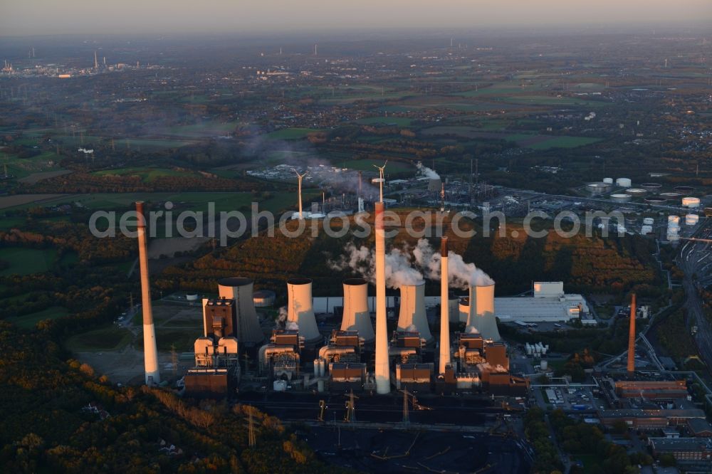 Gelsenkirchen from the bird's eye view: Heat and power plants of E.ON power plants GmbH in Gelsenkirchen in North Rhine-Westphalia