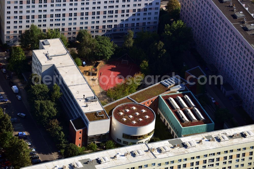 Aerial image Berlin OT Prenzlauer Berg - View of the Helene Haeusler school in the district of Prenzlauer Berg in Berlin