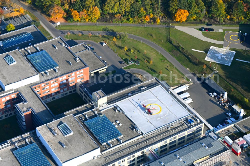 Berlin from the bird's eye view: Helicopter landing pad - airfield for helicopters on the grounds of the Helios Klinikum Berlin-Buch on Schwanebecker Chaussee in the Buch district of Berlin, Germany