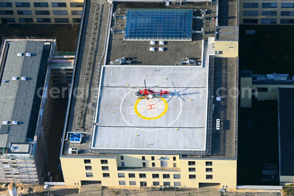 Aerial image Berlin - Helicopter landing pad - airfield for helicopters on the grounds of the Helios Klinikum Berlin-Buch on Schwanebecker Chaussee in the Buch district of Berlin, Germany