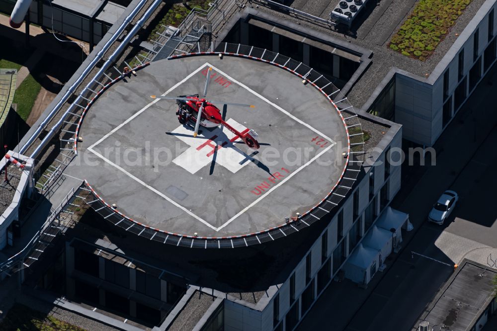 Aerial photograph Freiburg im Breisgau - Helicopter helipad on the clinic grounds of the hospital Uniklinik in Freiburg im Breisgau in the state Baden-Wuerttemberg, Germany