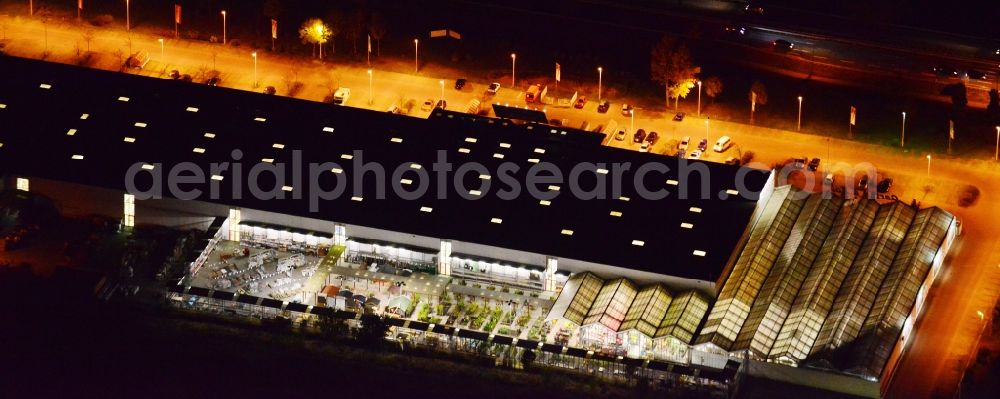 Aerial photograph Hoppegarten - Hellweg construction market at the Handwerkerstrasse in Hoppegarten in the state of Brandenburg