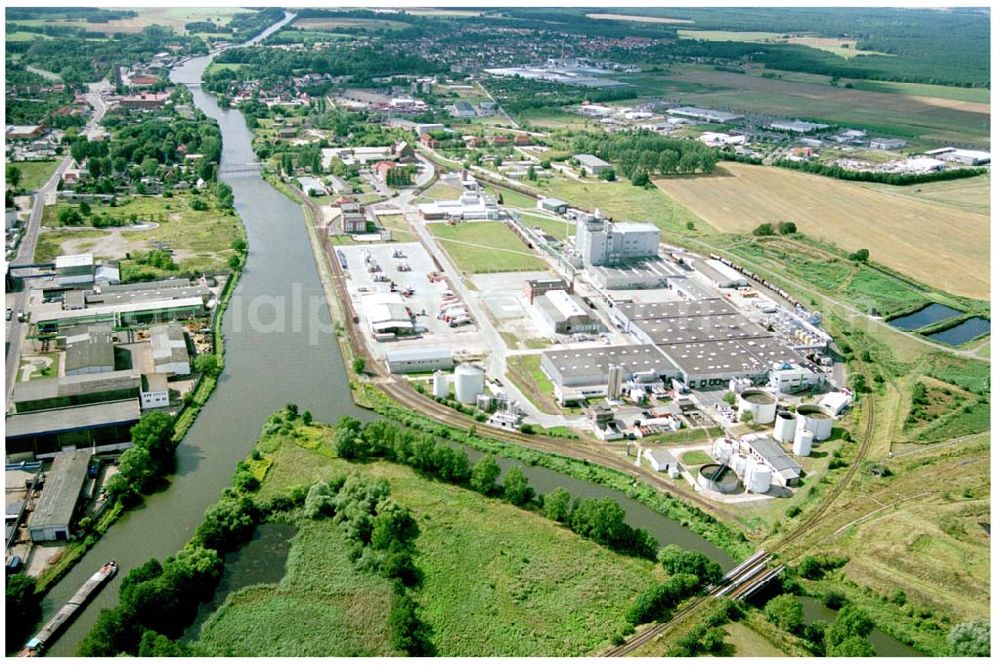 Genthin from the bird's eye view: 22.08.2004, Waschmittelwerk der HENKEL AG (SPEE-Werk) in Genthin - Sachsen - Anhalt. Postanschrift: Ziegeleistraße 56, 39307 Genthin oder Postfach 11 43, 39301 Genthin,Tel.: ++49 (0) 39 33 8 85-0, Fax: ++49 (0) 39 33 8 85-2 01