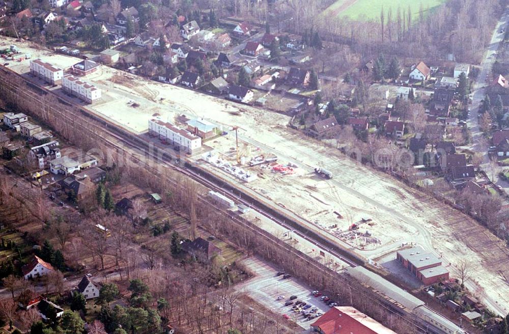 Aerial image Hennigsdorf / BRB - 17.03.2004 Hennigsdorf bei Berlin, Wohnsiedlungsneubau am S-Bahnhof Hennigsdorf