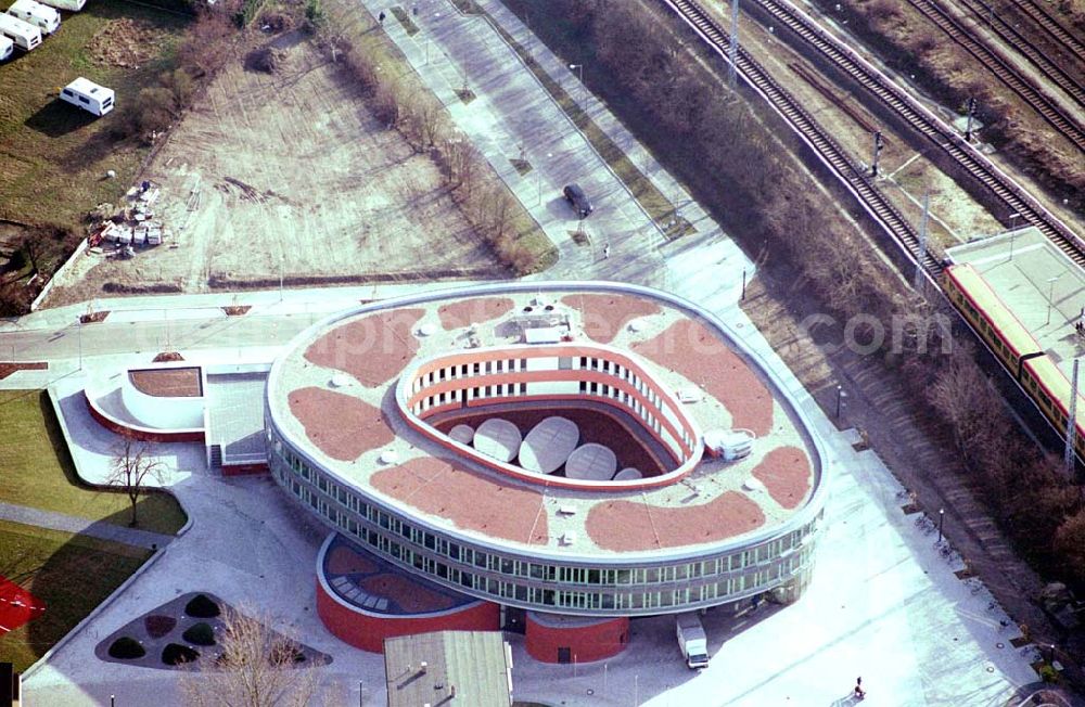 Hennigsdorf / BRB from above - 17.03.2004 Hennigsdorf, Rathausneubau Am Rathaus/Ludwig-Esser-Straße durch sauerbruch hutton generalplanungsgesellschaft mbH, Berlin Stadtverwaltung@hennigsdorf.de