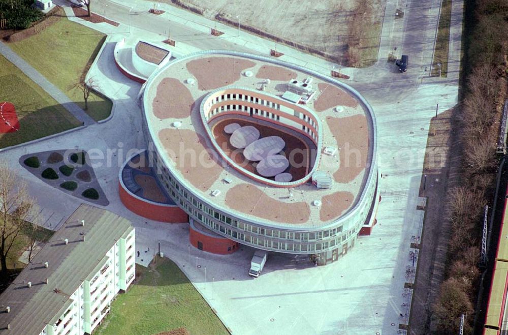 Aerial image Hennigsdorf / BRB - 17.03.2004 Hennigsdorf, Rathausneubau Am Rathaus/Ludwig-Esser-Straße durch sauerbruch hutton generalplanungsgesellschaft mbH, Berlin Stadtverwaltung@hennigsdorf.de