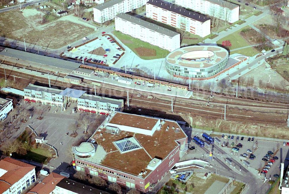 Aerial photograph Hennigsdorf / BRB - 17.03.2004 Hennigsdorf, Rathausneubau Am Rathaus/Ludwig-Esser-Straße durch sauerbruch hutton generalplanungsgesellschaft mbH, Berlin