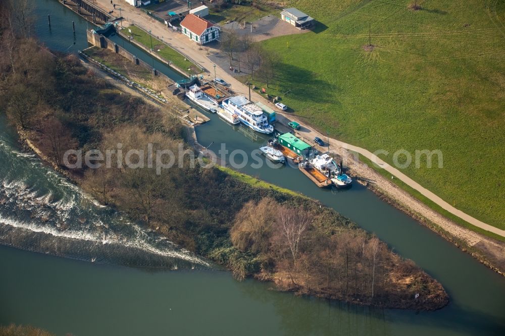 Witten from the bird's eye view: View on the ship canal lift Herbeder Schleuse at the river Ruhr in the urban region of the city Witten in the state North Rhine-Westphalia