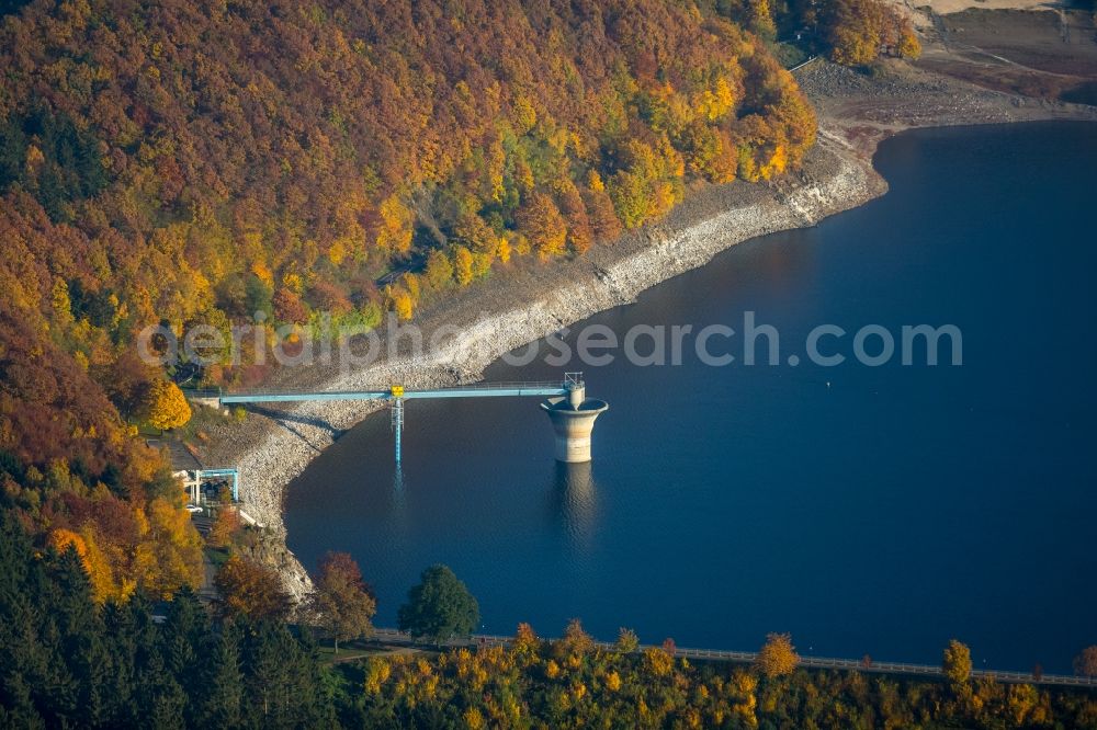 Aerial image Attendorn - Dam and shore areas at the lake Bigge in Attendorn in the state North Rhine-Westphalia