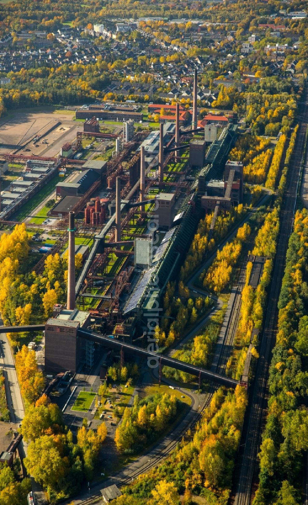 Aerial image Essen - The coke oven plant Zollverein in Essen in the industrial area of Ruhrgebiet in the state of North Rhine-Westphalia. The site was considered as the most modern in Europe and is UNESCO world heritage site today. Due to the steel crisis, the compound was closed and is a protected building today