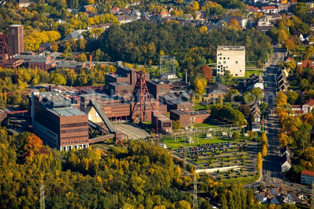 Aerial image Essen - The coke oven plant Zollverein in Essen in the industrial area of Ruhrgebiet in the state of North Rhine-Westphalia. The site was considered as the most modern in Europe and is UNESCO world heritage site today. Due to the steel crisis, the compound was closed and is a protected building today