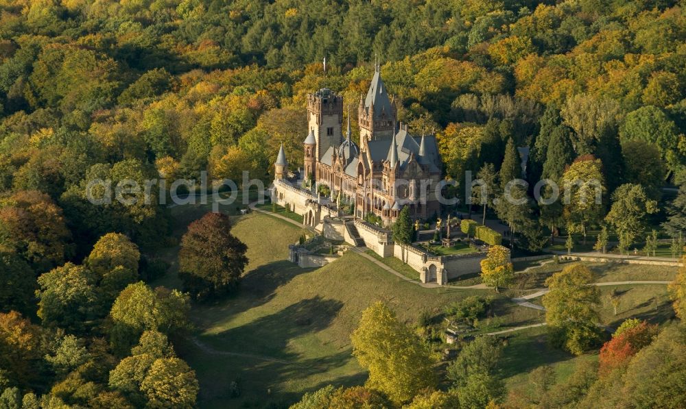 Aerial image Königswinter - Autumn view of Castle Dragon Castle upon Rhine in Königswinter in the federal state North Rhine-Westphalia. The opened to the public restored and renovated castle is monument protected and operated by the Schloss Drachenburg gGmbH.