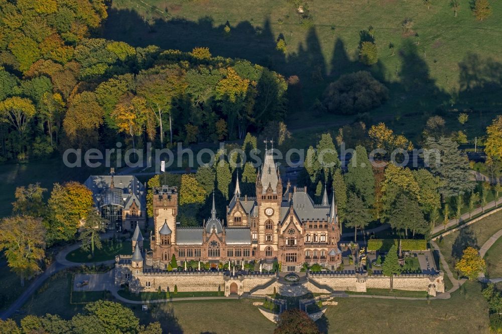 Aerial photograph Königswinter - Autumn view of Castle Dragon Castle upon Rhine in Königswinter in the federal state North Rhine-Westphalia. The opened to the public restored and renovated castle is monument protected and operated by the Schloss Drachenburg gGmbH.