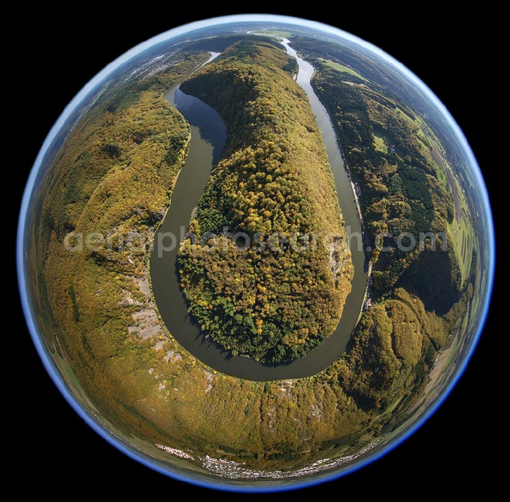 Aerial image Mettlach - Fisheye - Herbst - Landschaft mit Blick auf die Saarschleife in der nähe des Ortsteils Orscholz in Mettlach im Bundesland Saarland. Die im drei Ländereck Deutschland, Frankreich und Luxemburg gelegene Saarschleife ist ein Natur- und Landschaftsschutzgebiet.// Fisheye- Autumn view of the Saar loop near the district Orscholz in Mettlach in the federal state Saarland. In the three border triangle of Germany, France and Luxembourg located Saarschleife is a nature and landscape protection area.