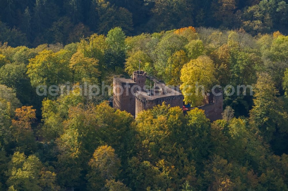 Mettlach from the bird's eye view: Herbstblick vom Wald an der Burg Montclair mit Burgturm an der Saarschleife bei in Mettlach im Bundesland Saarland.// Autumn view from the forest to the Montclair castle with castle tower on the Saar loop at Mettlach in Saarland.