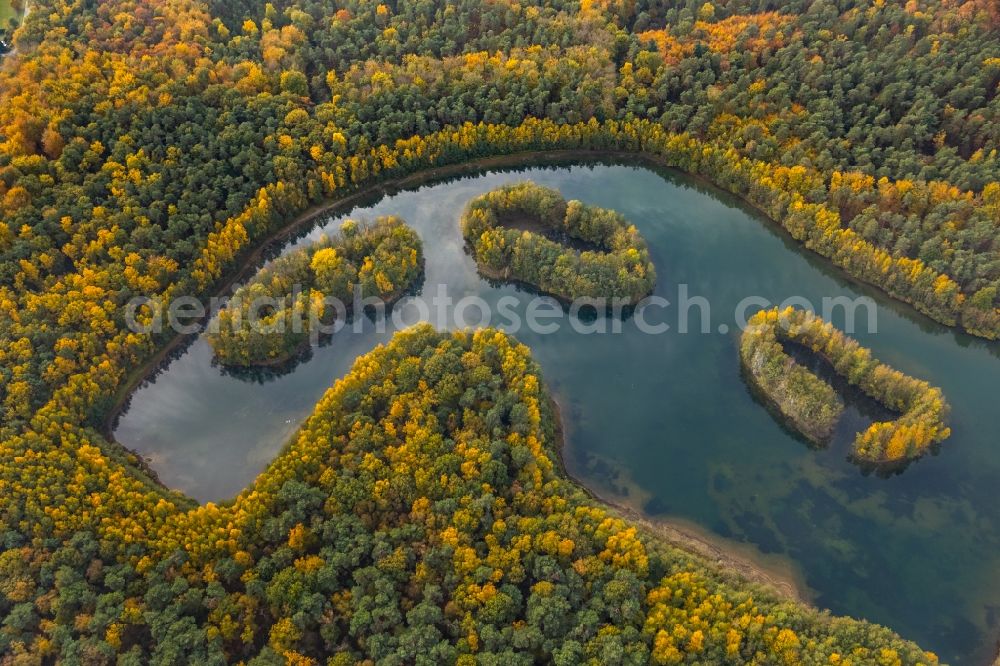 Bottrop from above - Autumn landscape on Heidesee in Bottrop-Kirchhellen in North Rhine-Westphalia