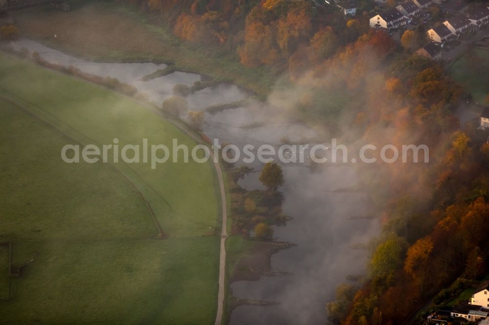 Aerial image Hattingen - Curved loop of the riparian zones on the course of the river Ruhrbogen in Hattingen in the state North Rhine-Westphalia