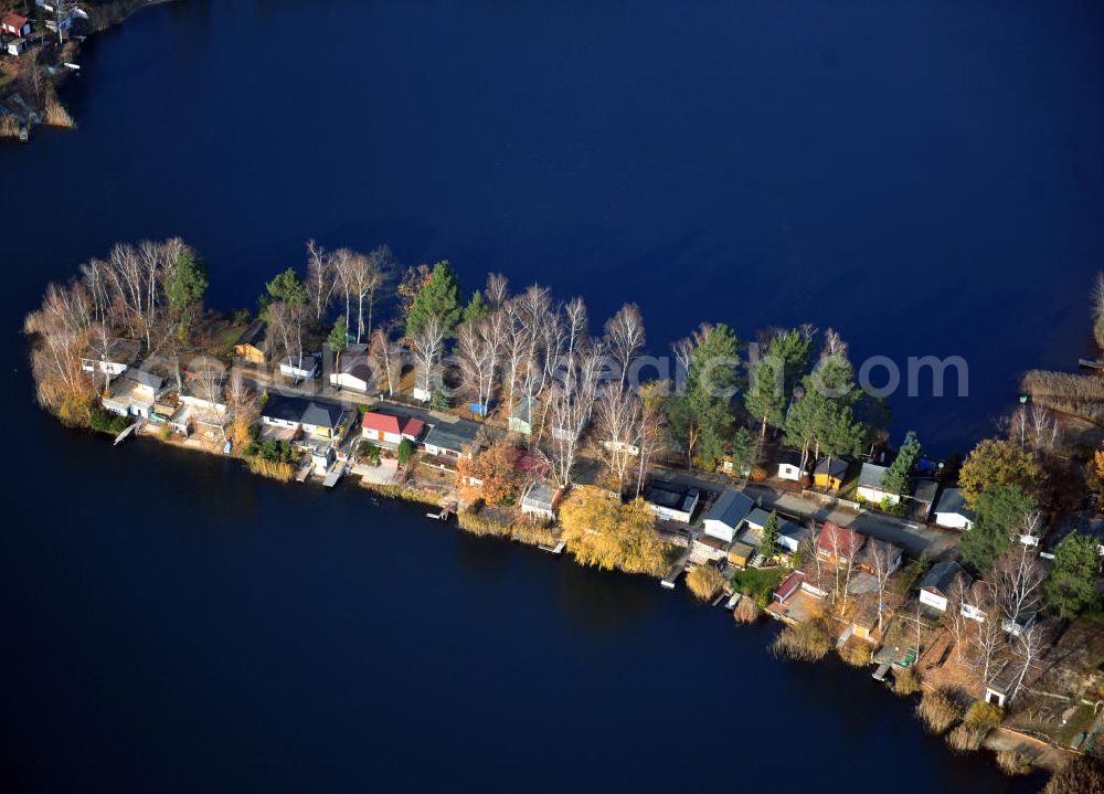 Aerial image Schönborn OT Lindena - Herbstlandschaft mit See / Hauptsee im Naturpark Niederlausitzer Heidelandschaft bei Lindena. Autumn landscape with forest lake close by Lindena.