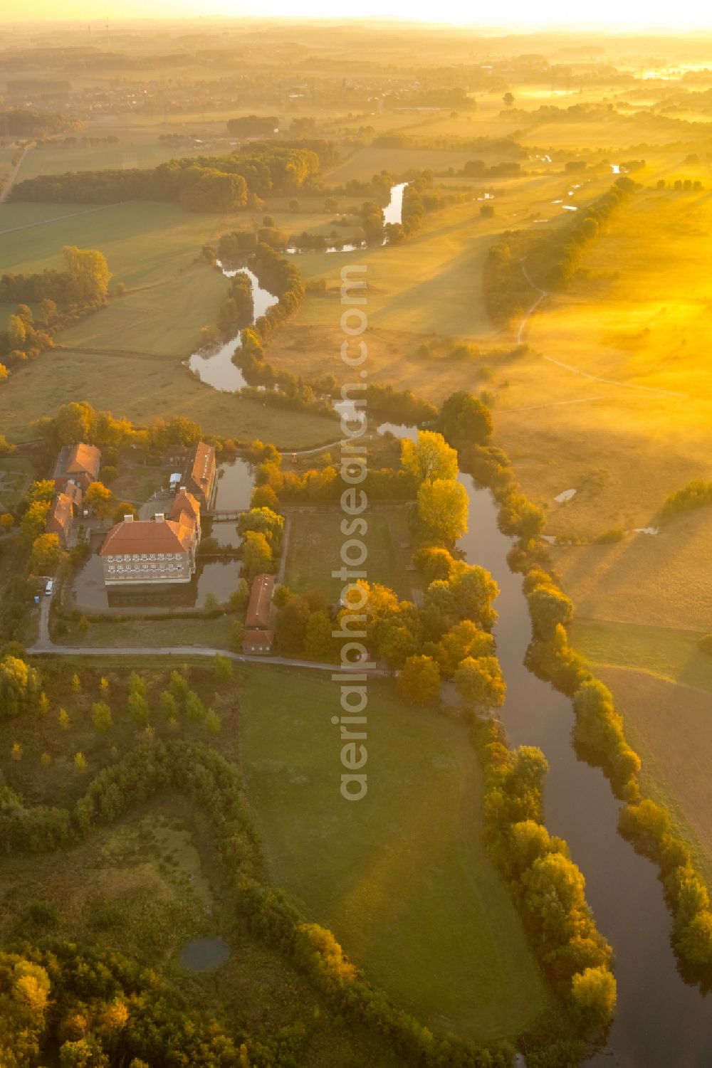 Hamm from above - Building and castle park systems of water castle Oberwerries in Hamm at Ruhrgebiet in the state North Rhine-Westphalia, Germany