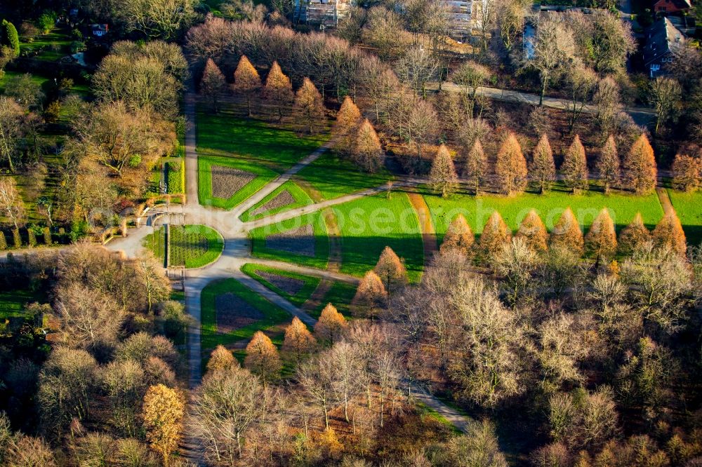 Aerial photograph Gelsenkirchen - Autumnal landscape in the North of the Park of Schloss Berge in Gelsenkirchen in the state of North Rhine-Westphalia