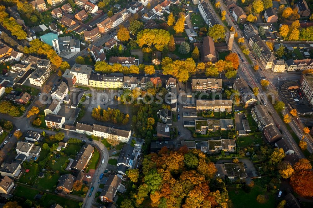 Aerial image Gladbeck - View of the autumnal area of Buelser Strasse and Buersche Strasse in Gladbeck in the state of North Rhine-Westphalia