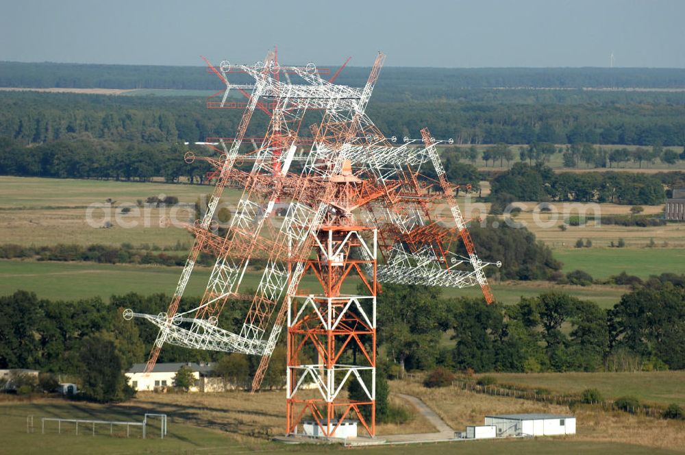 Aerial image NAUEN - Herbstlicher Blick auf das Areal der Kurzwellen- Rundfunksendestelle Nauen. Im Mittelpunkt Areales befindet sich das 1920 eingeweihte Muthesius-Gebäude, in dem heute die Leitstelle der vier modernen Kurzwellensender untergebracht ist. Von Nauen aus wird das Programm von DW-RADIO rund um den Globus gesendet.