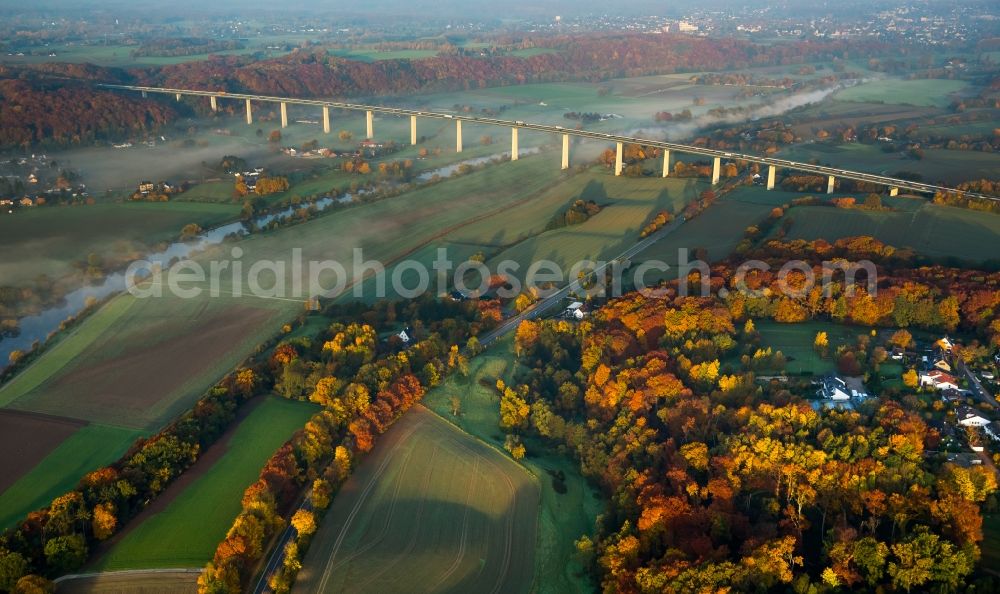 Aerial image Mülheim an der Ruhr - Autumn fog and haze on the route and the lanes of the highway bridge over the motorway A 52 Ruhrtalbruecke in Muelheim an der Ruhr in the state North Rhine-Westphalia